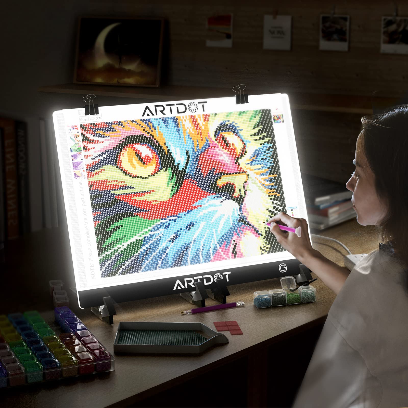 ARTDOT A4 LED-Lichtpad für Diamantmalerei, USB-betriebenes Lichttafel-Set, einstellbare Helligkeit mit abnehmbarem Ständer und Clips