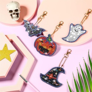 BA-814 9 Pieces Oíche Shamhna 5D DIY Péinteáil Diamond Keychain, Péinteáil Thaobh Dúbailte Keychain Skull Ghost Pumpkin Ialtóg Péinteáil Slabhraí Eochair do Cheardaíocht DIY, Strapaí Fón, Lá na Marbh Favor