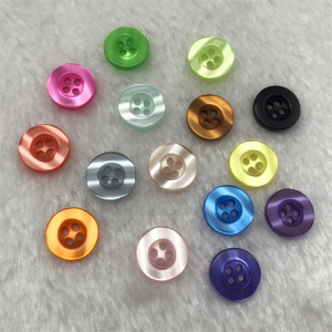 lag luam wholesale 4 qhov Polyester Resin engraved tsho khawm nrog kev cai logo