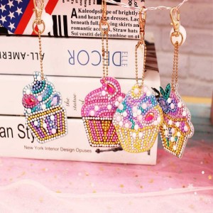 BA-813 4 ცალი Diamond Art Ice Cream Charm Ice Diamond გასაღები ჯაჭვი