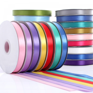 Heißer Verkauf 3-100 mm einseitiges doppelseitiges Polyester-Seidensatinband Großhandel mit Satinbandlieferanten